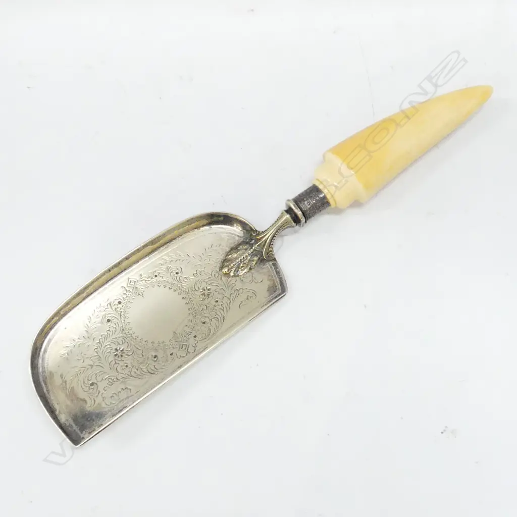 VICTORIAN TUSK HANDLED SILVER PLATE CRUMB TRAY Image 1++