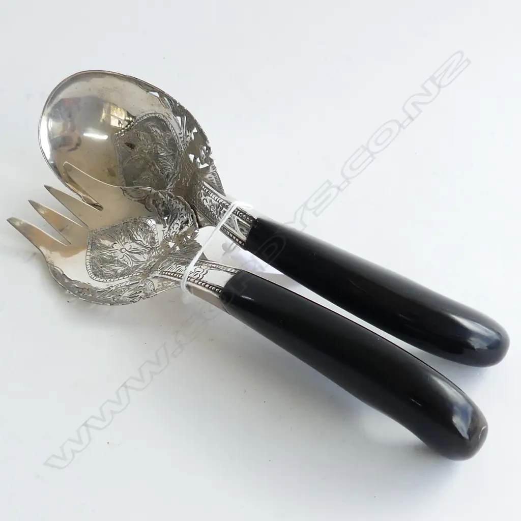 THAI SILVER SALAD SERVERS HORN HANDLES L210MM TOTAL WIEGHT 148grms Image 1++