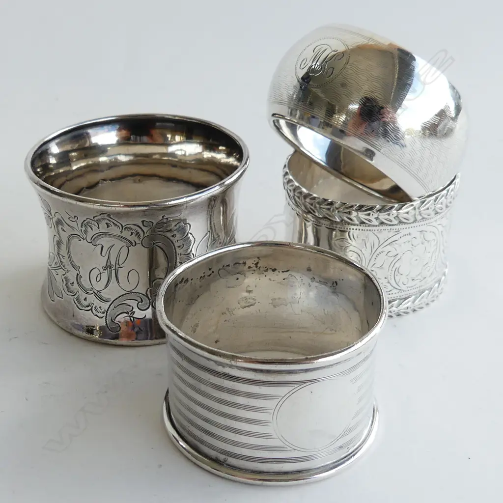 4 MISS MATCHED S/SILVER NAPPKIN RINGS75grms Image 1++