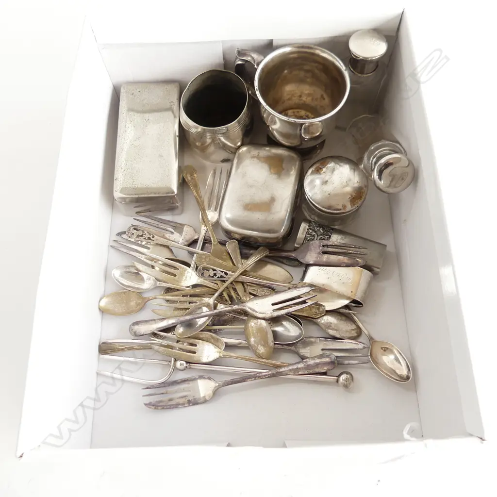 SM BOX ASST EP CUTLERY, GLASS & SILVER PLATE DRESSING TABLE BOTTLES, ETC Image 1++