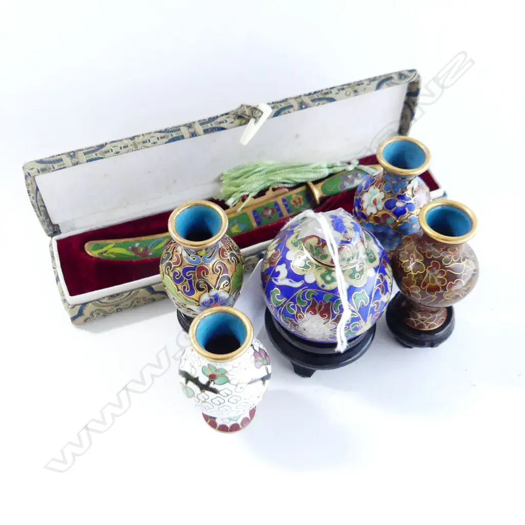 5 MINI CLOISONNE VASES + 4 STANDS + MINI SWORD LETTER OPENER Image 1++