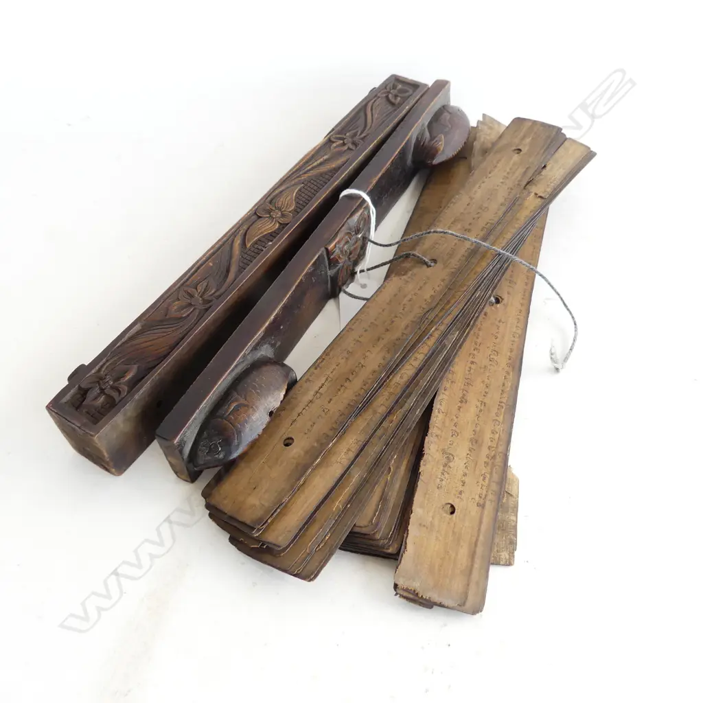 ANTIQUE WOODEN PRAYER BOOK ? CARVED FISH ENDS sanskrit ? L.265mm Image 1++