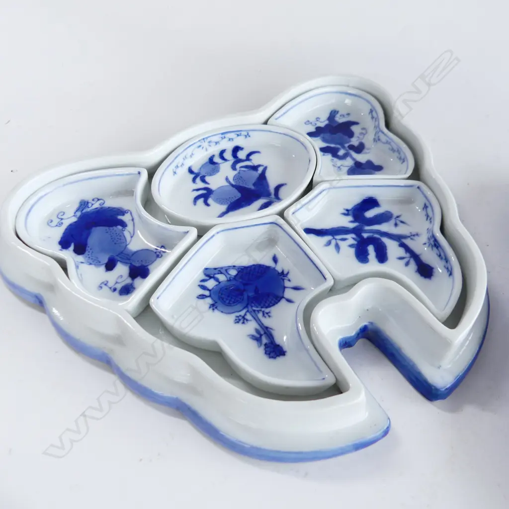 2 BLUE & WHITE  PORCELAIN BUTTERFLY LIDDED CONTAINERS, EACH WITH 5 INDIV. SECTION DISHES INSIDE DIA. 270, 180MM Image 1++