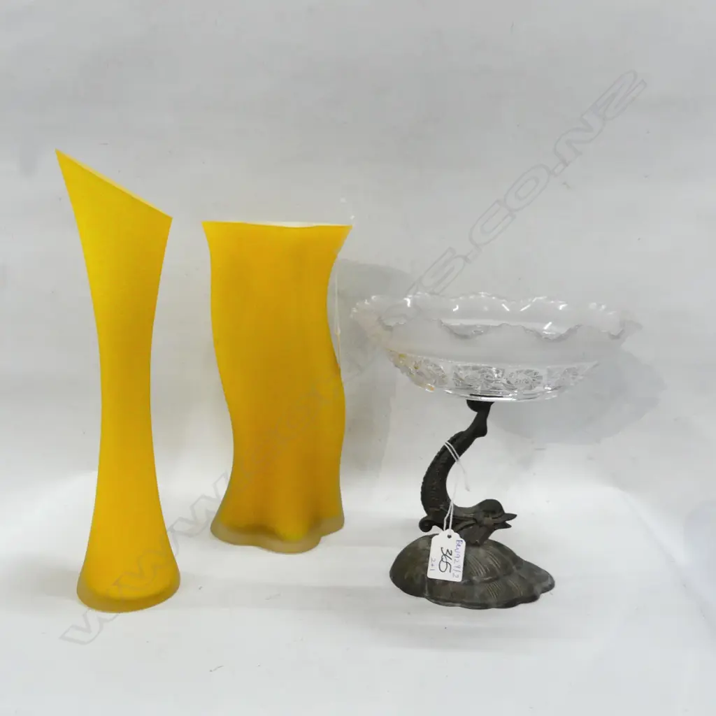 2 YELLOW ART GLASS VASES + VINTAGE EP DOPHIN COMPORT Image 1++