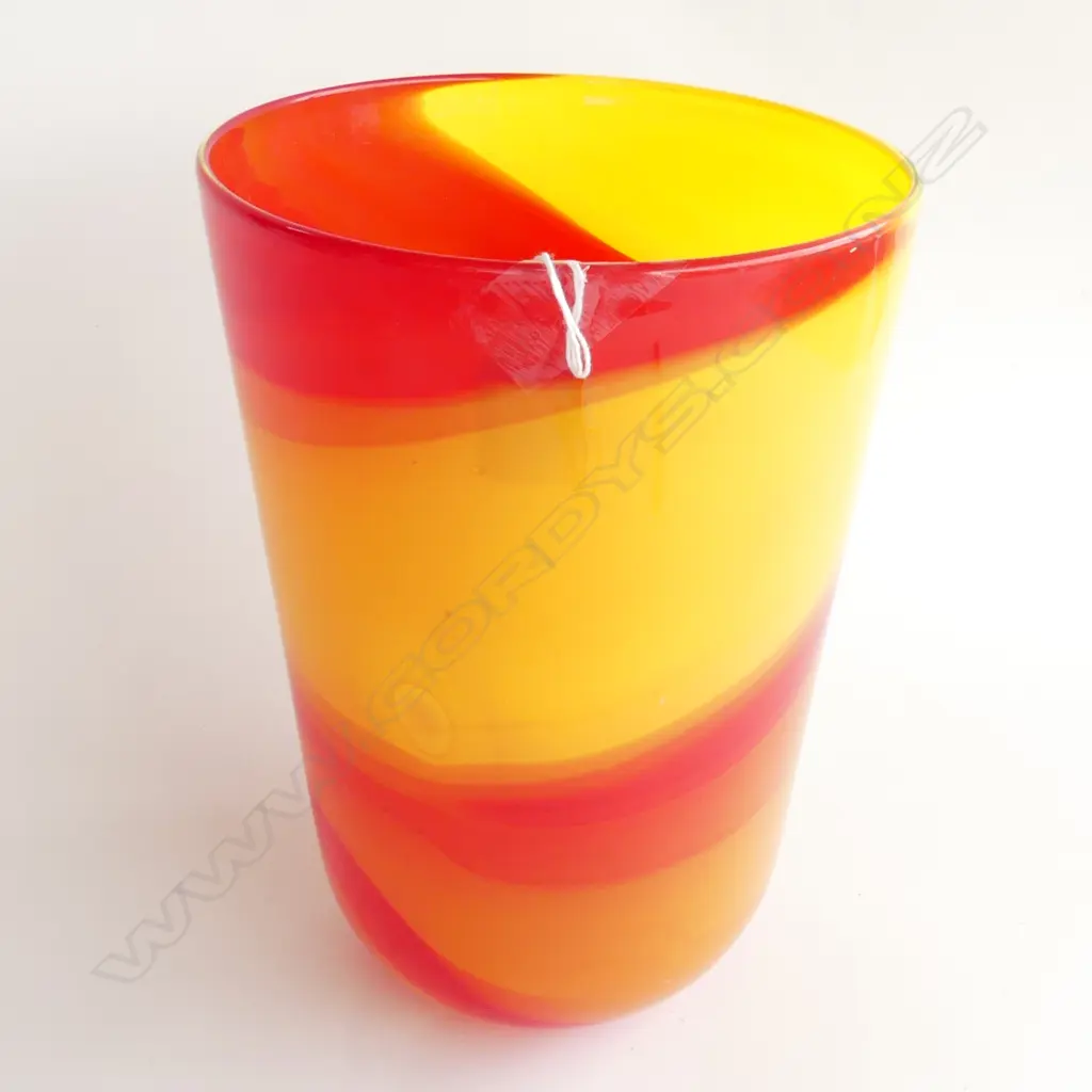 GARY NASH RED / YELLOW ART GLASS VASE, SIGNED '95 H.250mm Image 1++