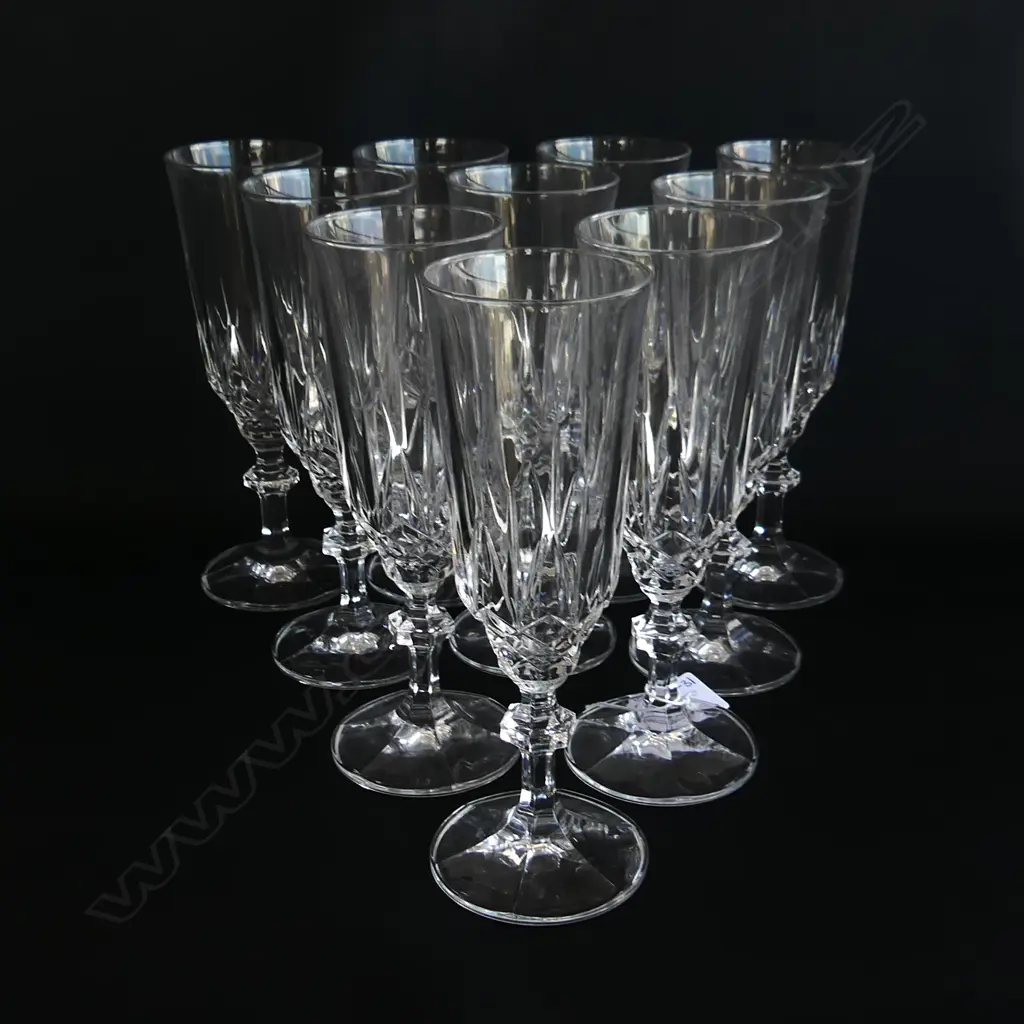 10 FLUTED CRYSTAL CHAMPAGNE GLASSES Image 1++