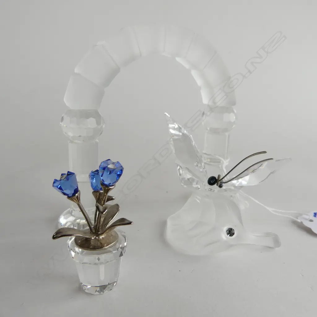3 PCES SWAROVSKI CRYSTAL; BUTTERFLY, FLOWER POT, ARCH (BOXED) H.90mm Image 1++