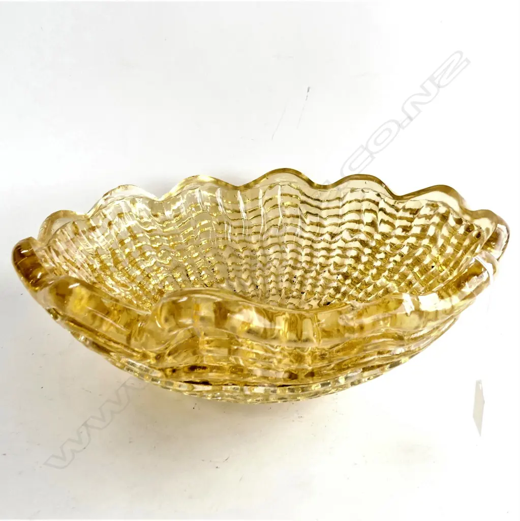 HEAVY PRESSED AMBER GLASS DECO LIGHT SHADE 380mm dia minor rim chips Image 1++