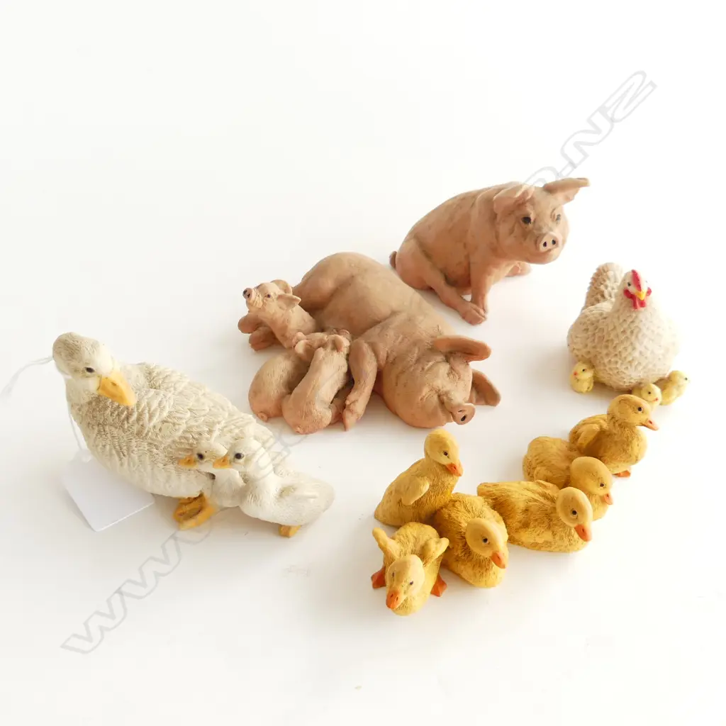 FIVE FARMYARD ANIMAL SCULPTURES BY CASTAGNA ITALY GEESE, PIGS, DUCKS, AND CHICKENS L. 120MM  Image 1++