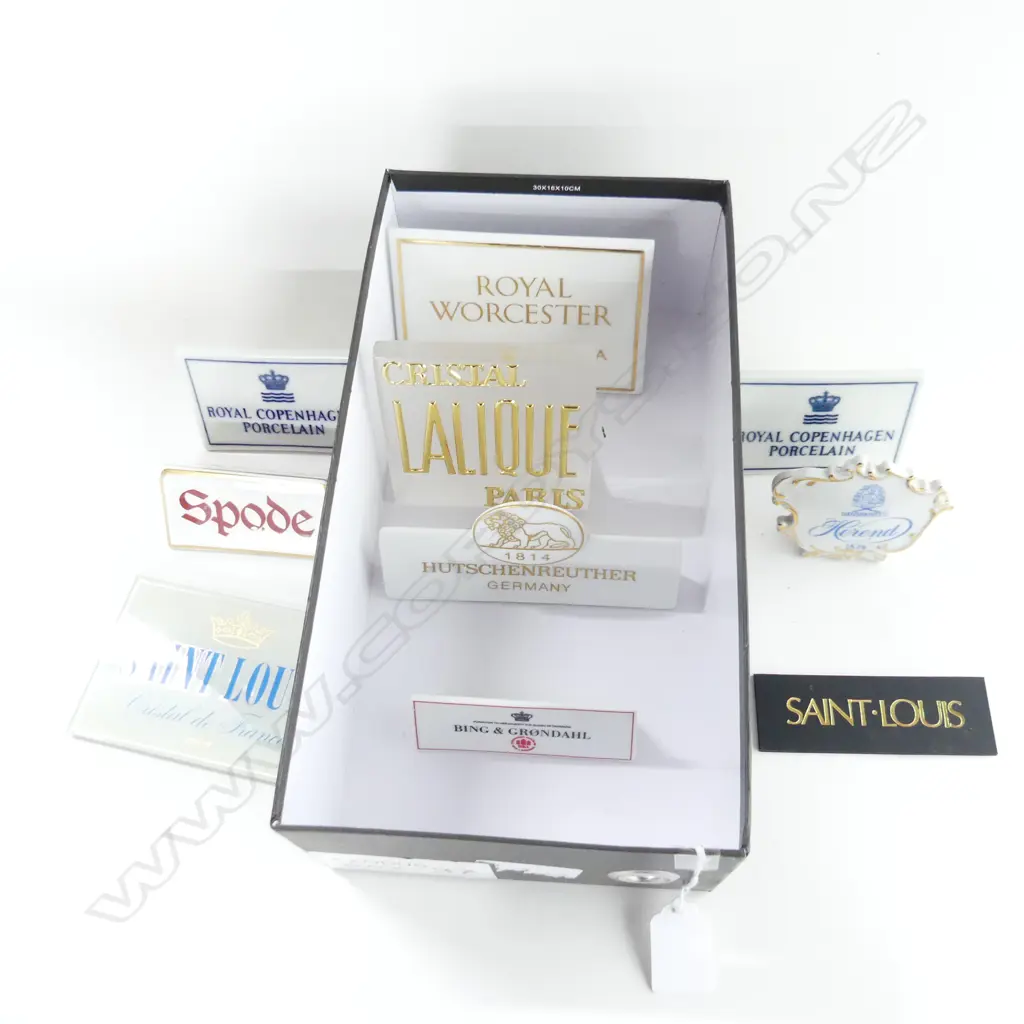 BOX ASST DISPLAY STANDS, LALIQUE, ROYAL WORCESTER, SPODE, ETC.. Image 1++