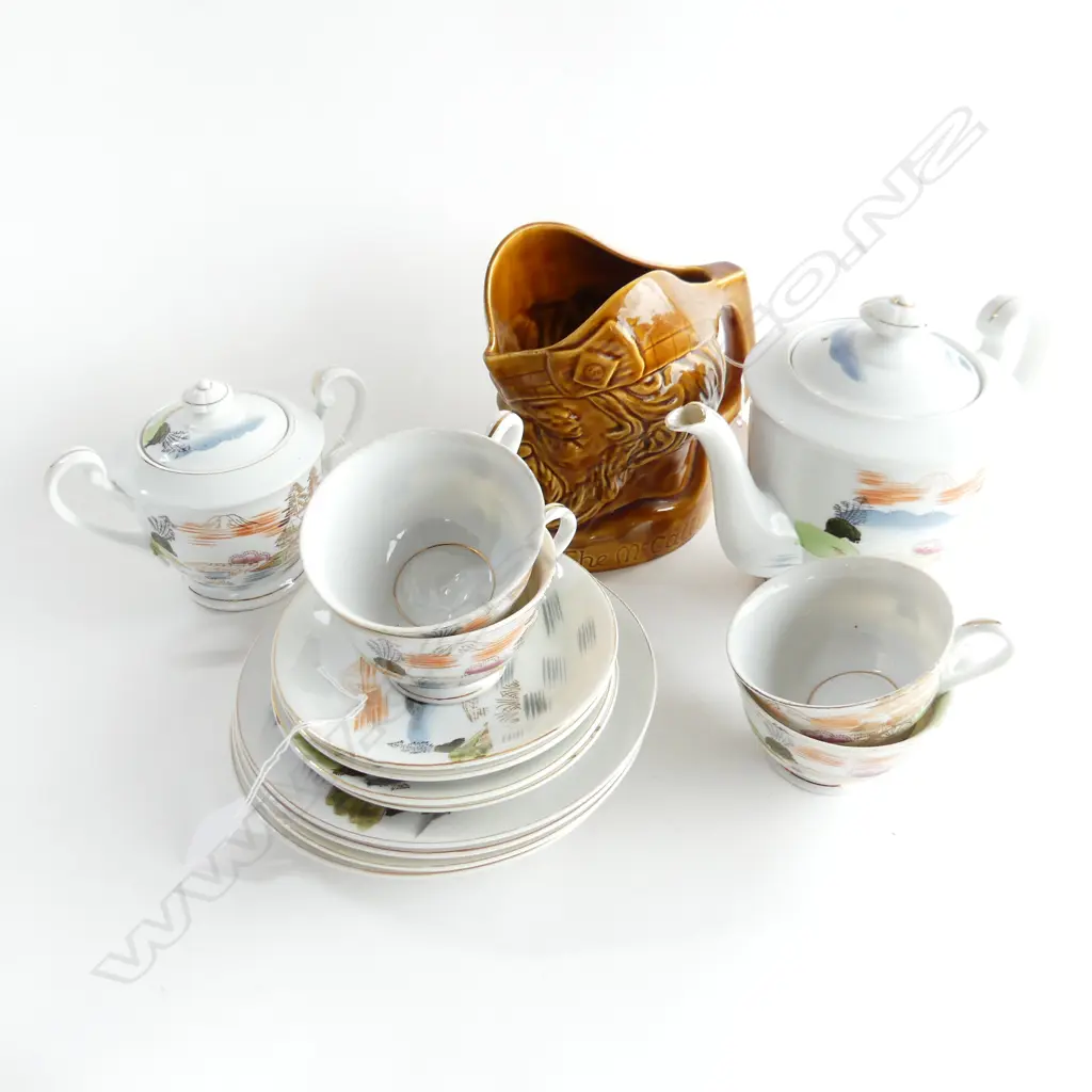 **RTV**  H/PAINTED ORIENTAL TEASET, 4 TRIOS, TEAPOT & LIDDED SUGAR BOWL + CROWN LYNN 'MCCALLUM' JUG H. 170MM Image 1++
