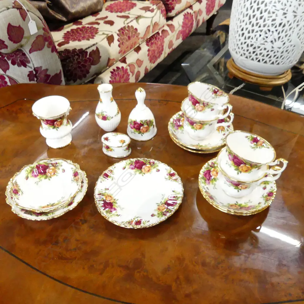 16 PCES ROYAL ALBERT OLD COUNTRY ROSES; 4 CUPS ETC Image 1++