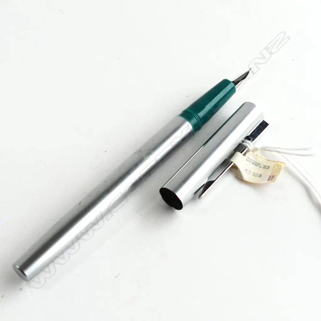 WATERMAN VINTAGE FOUNTAIN PEN WITH GREEN TRIM & LABEL – UNUSED Image 1++