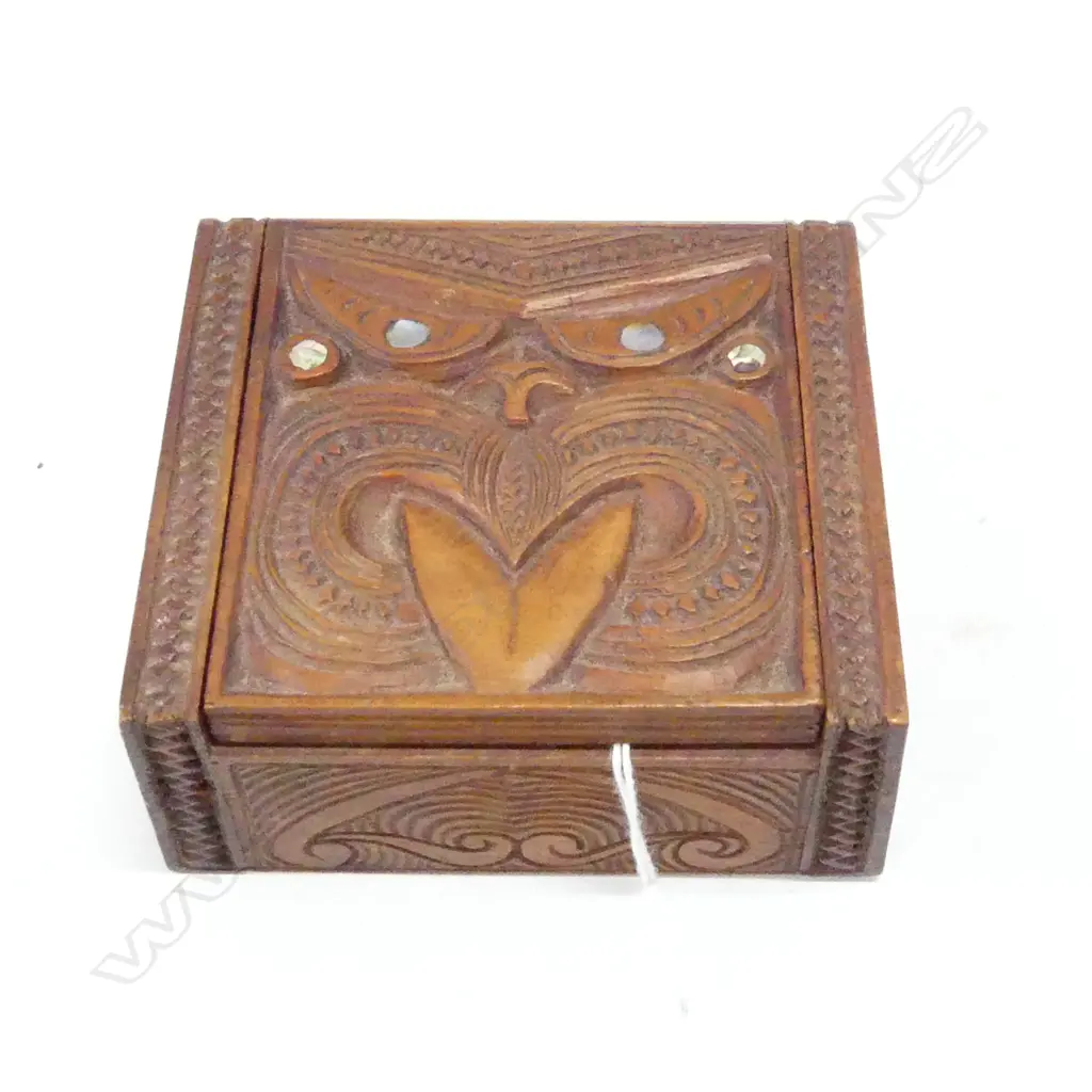 SM CARVED WOODEN MAORI TRINKET BOX. 100 X 90mm Image 1++