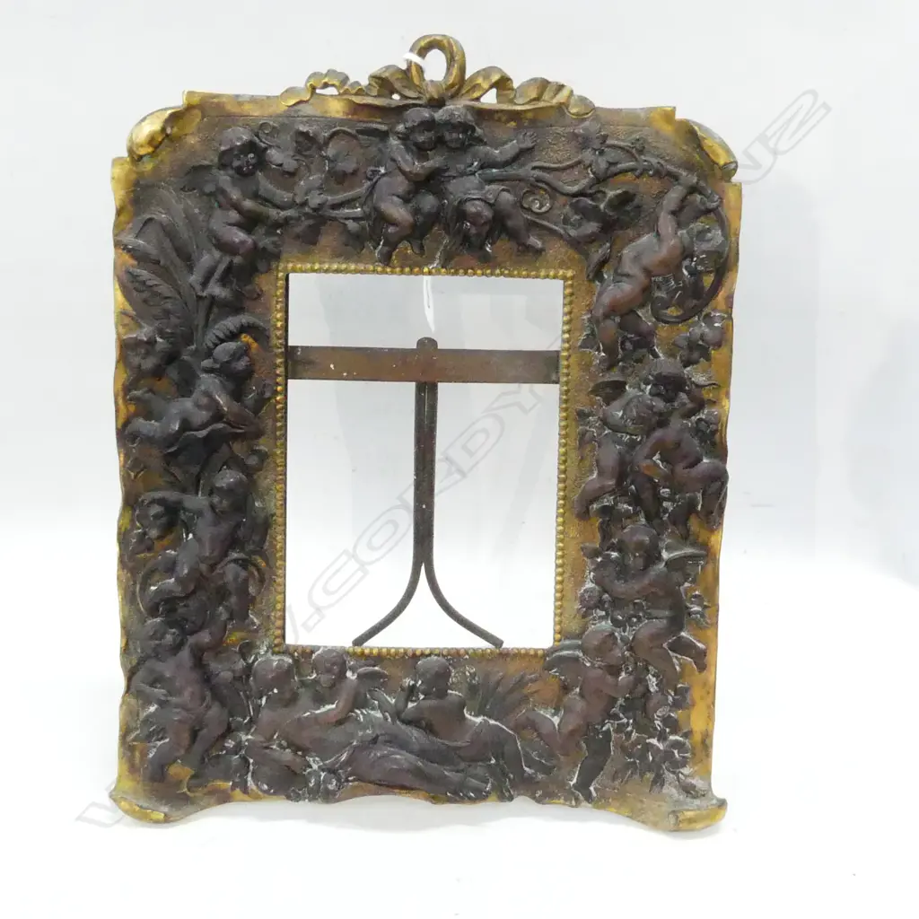 GILDED METAL FRAME w. PUTTI 290x230mm Image 1++