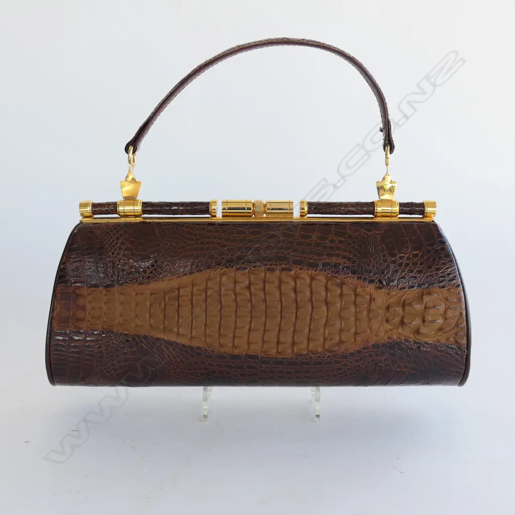 VINTAGE CROCODILE SKIN HANDBAG gilt fittings leather lined L.270mm Image 1++