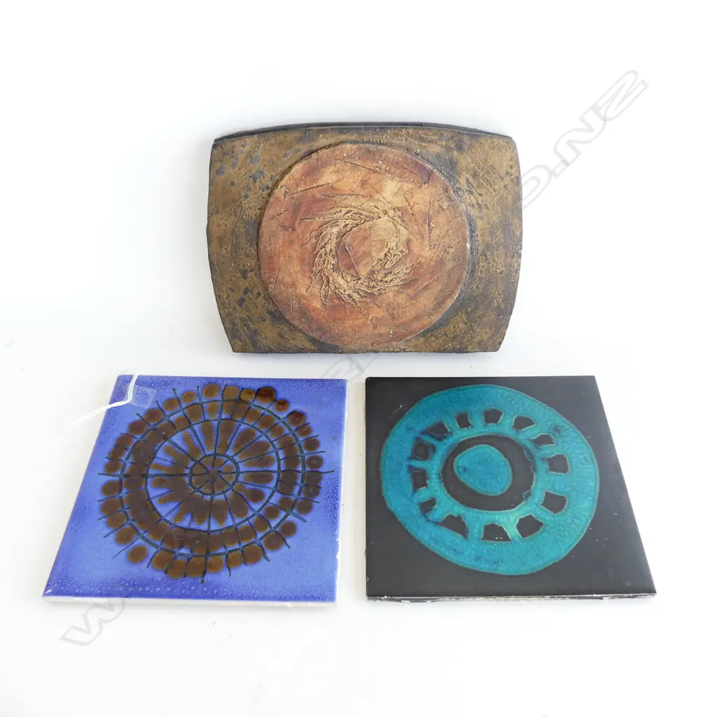 2 DECORATIVE TILES BY CHARLES HOLMES (FOR GUY NGAN) + ALAN WALWORK + SEDGE HANGING VASE WITH MAGNEZE GLAZE  Image 1++