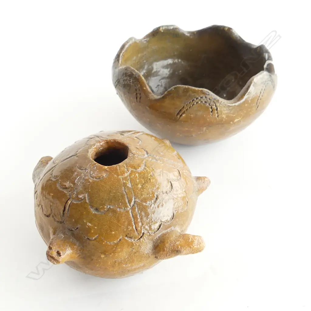 TWO LAPITA POTTERY VASES; TURTLE SHAPE (L. 130MM) & BOWL (DIA 130MM) Image 1++