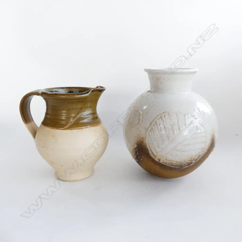 AB POTTERY VASE SLIP TRAILED H.210mm & AB JUG Image 1++