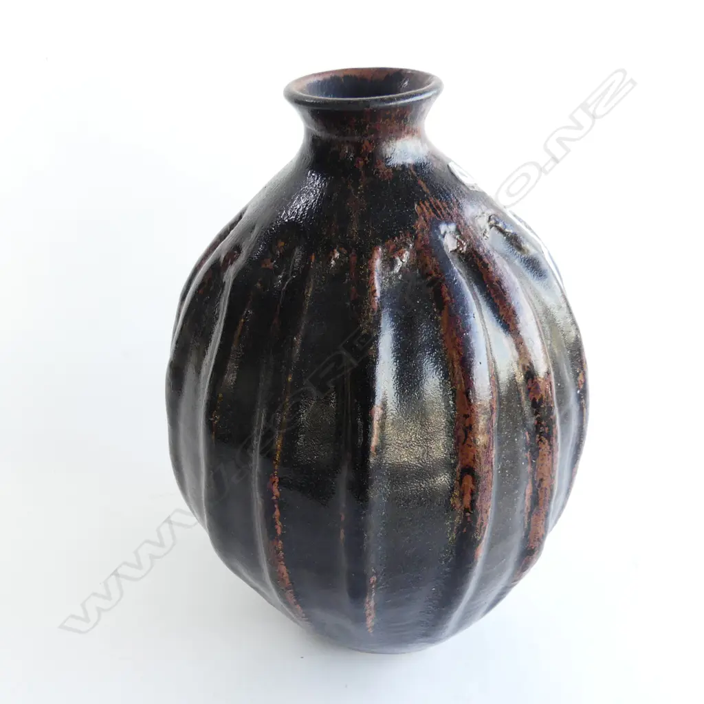PETER ALGAR LGE TENMOKU RIBBED POTTERY VASE H.345mm Image 1++