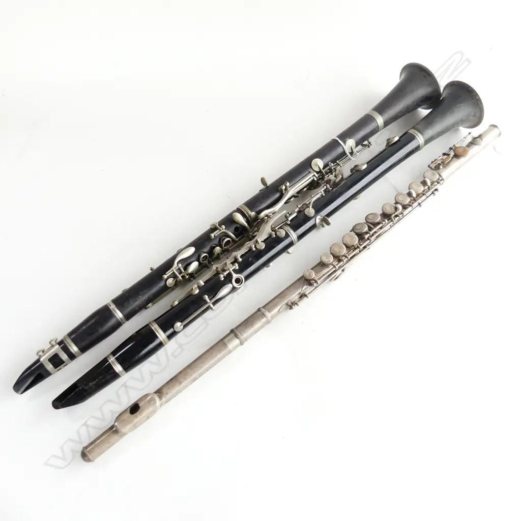 2 VINTAGE CLARANETS & FLUTE L680MM Image 1++