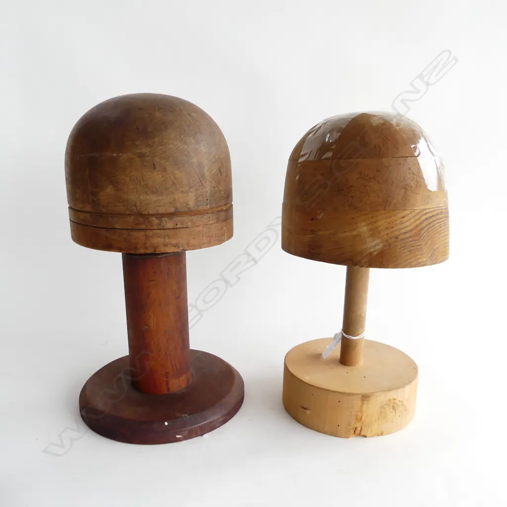 2 OLD WOODEN HAT BLOCKS, ONE WITH METAL FITTINGS, H. 340mm, OTHER ONE PART NEEDS GLUING, H. 330mm Image 1++