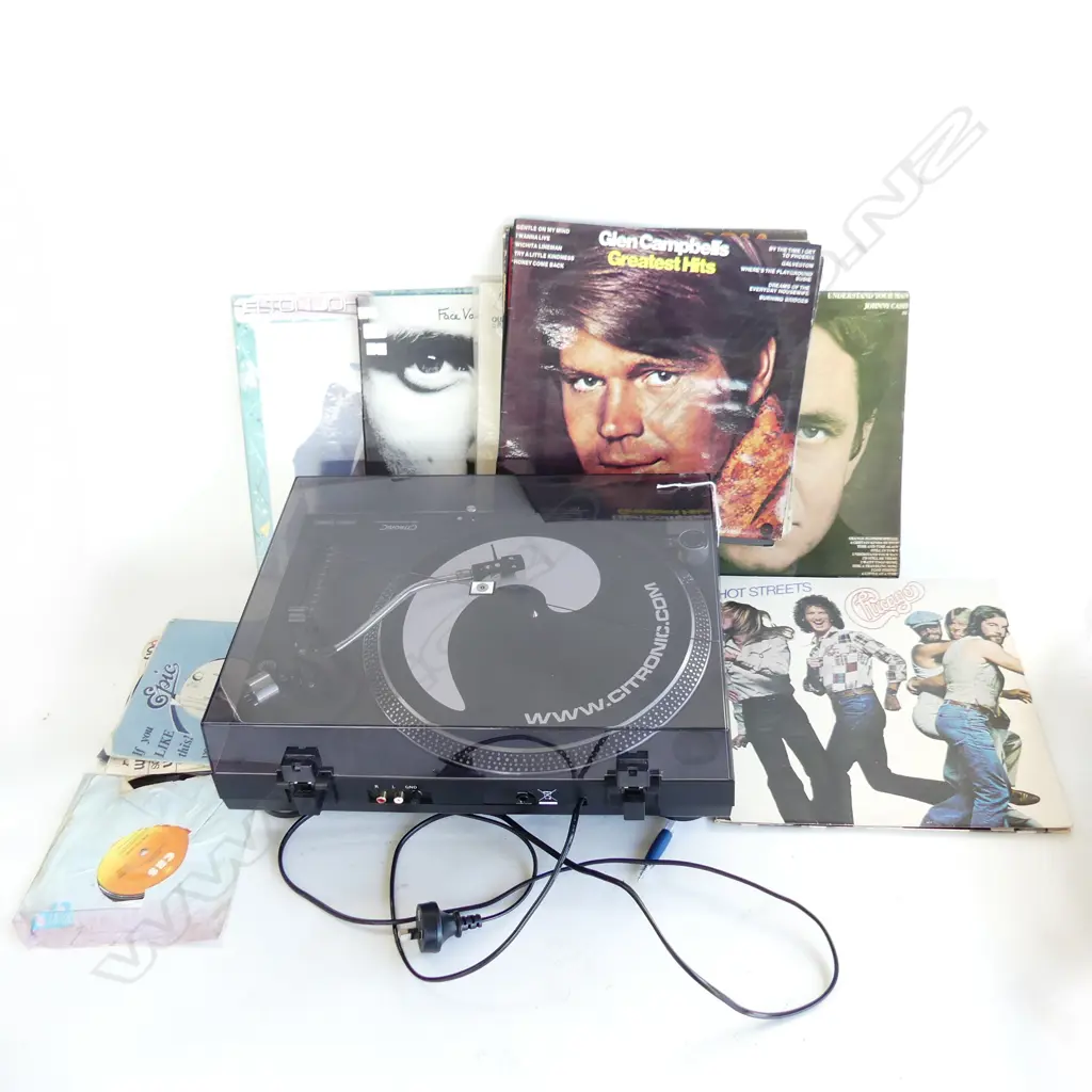 CITRONIC RECORD PLAYER + ASST. RECORDS  Image 1++