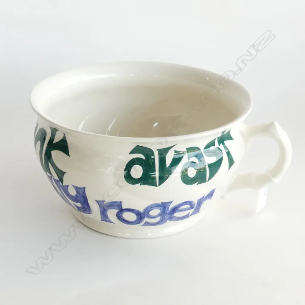 CROWN LYNN (?)CHAMBER POT WHIMSICAL SEA THEMED DECORATION Image 1++