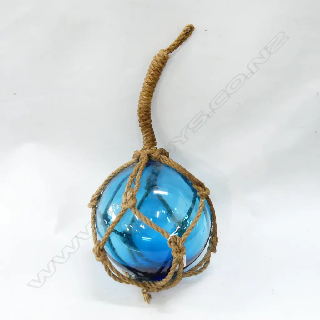 BLUE MOUTH BLOWN GLASS FISHING FLOAT IN ROPE NETTING Dia.250mm Image 1++