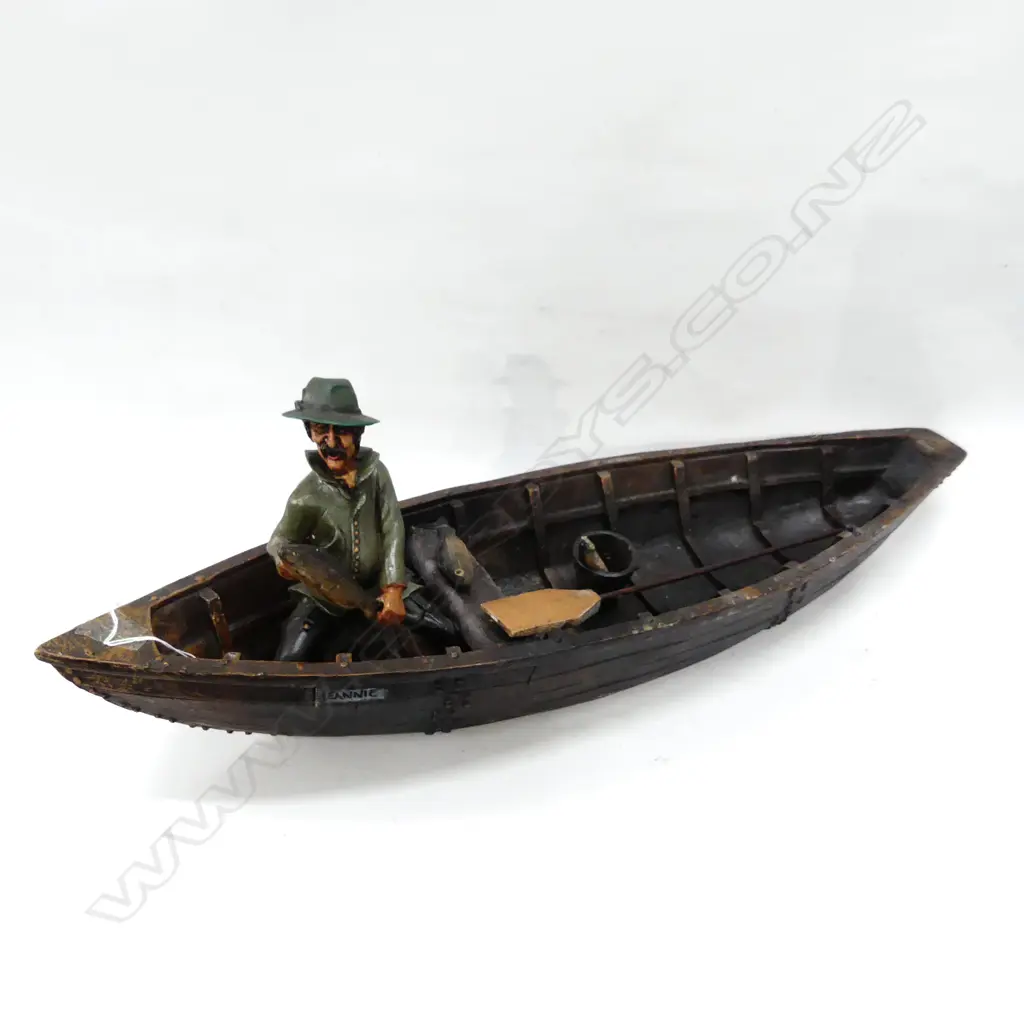 FISHERMAN IN BOAT L.740mm Image 1++