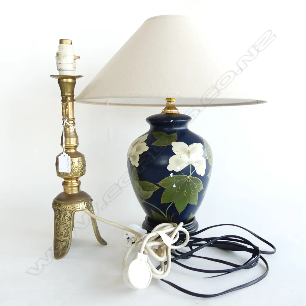 2 ORIENTAL LAMPS; BRASS H.405mm + BLUE FLORAL (SCRATCHED)  Image 1++