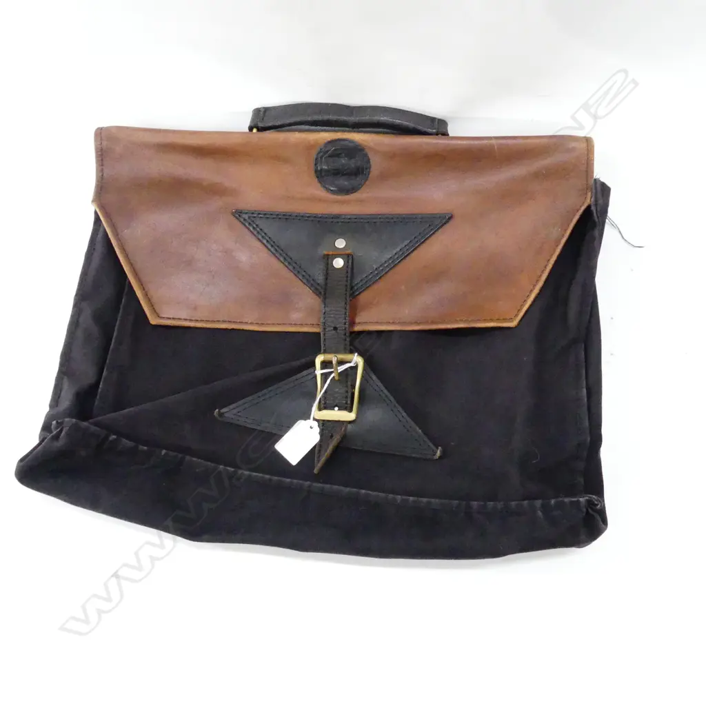 EX23 LG LEATHER & CANVAS SATCHEL BY SIMON MANCHESTER, WELLINGTON L. 450mm Image 1++