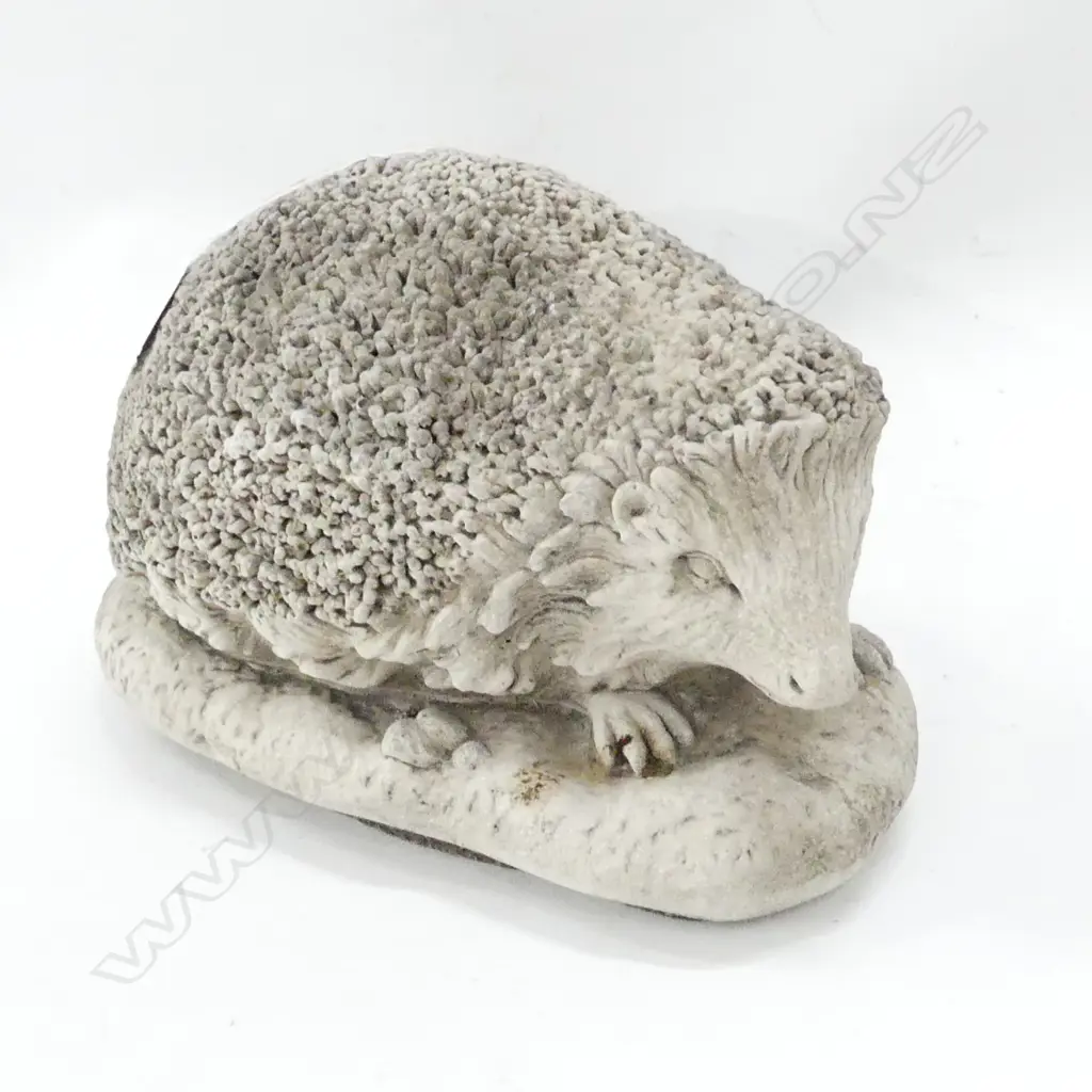CONCRETE GARDEN HEDGEHOG. L.260mm H.200mm Image 1++