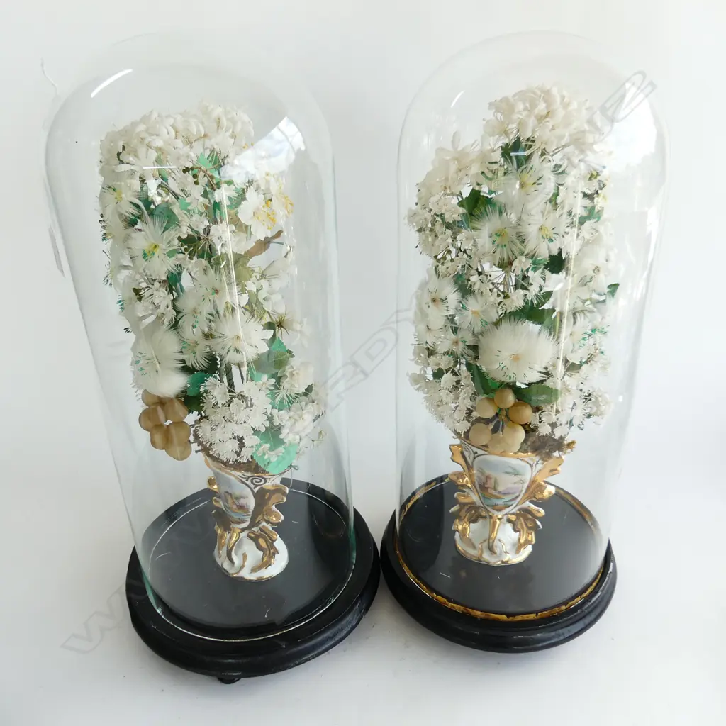 PR ANTIQUE WEDDING DOMES w. WHITE FAUX FLOWER DISPLAY H.500mm Image 1++