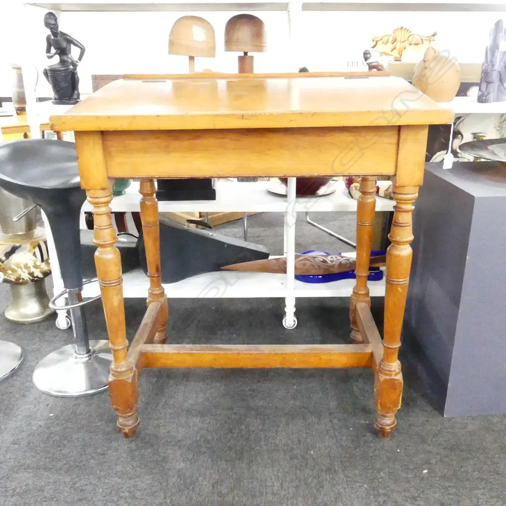 LG VINTAGE KAURI STANDING DESK 920x665x1070mm Image 1++