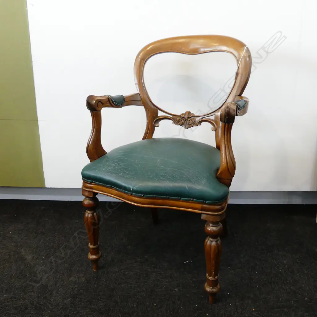 VICTORIAN STYLE MAHOGANY & GREEN LEATHER BALLOON BACK CHAIR Image 1++