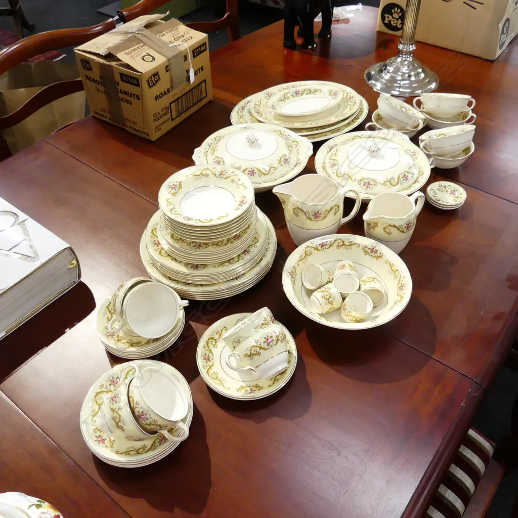 LG JOHNSON BROS. 'PAREEK' PART DINNER SERVICE, 66 PCES APPROX Image 1++