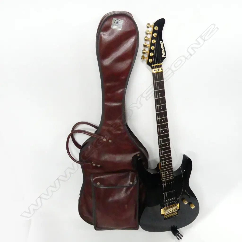 VINTAGE JAPANESE FERNANDEZ ELECTRIC GUITAR, WITH STAND AND CASED Image 1++