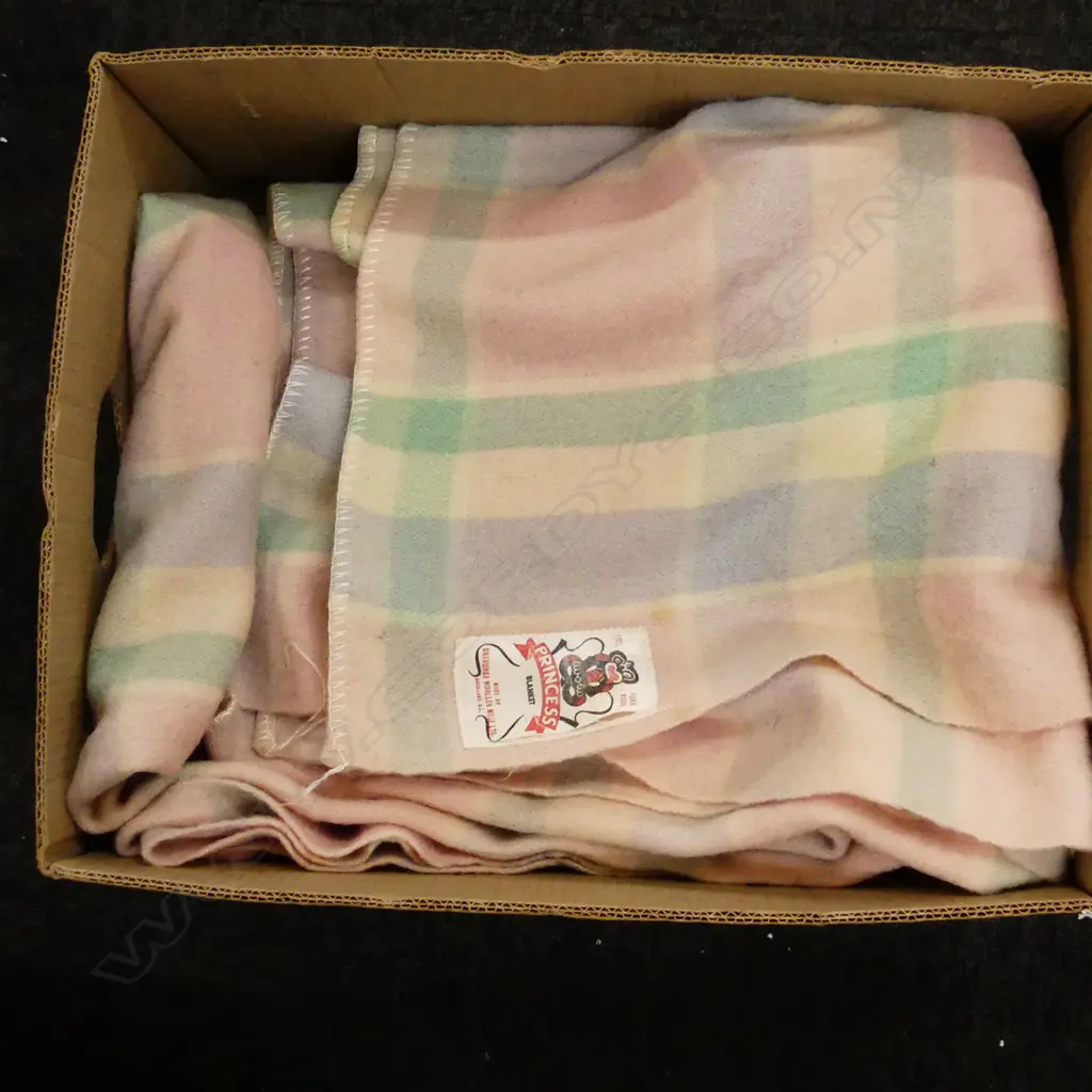 BOX LOT 2 WOOLLEN BLANKETS Image 1++
