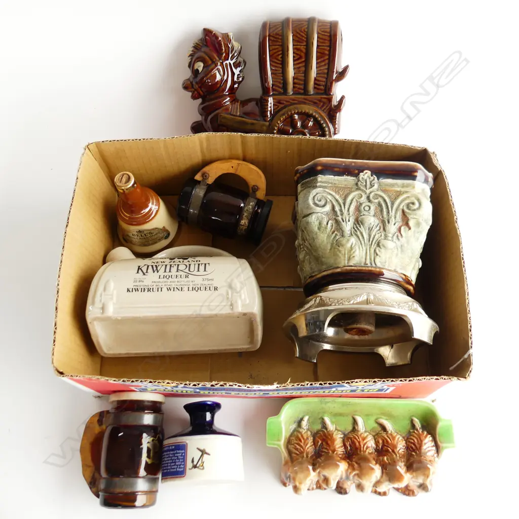 SM BOX LOT MISC INCL MINIATURE DECANTERS, BESWICK ETC... Image 1++