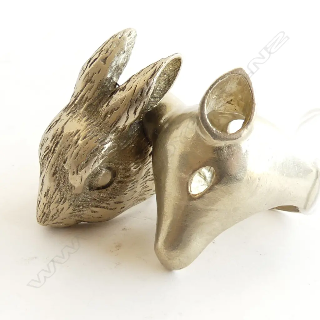 TWO LG CONTEMPORARY BRASS FASHION RINGS; MOUSE HEAD & RABBIT HEAD  Image 1++