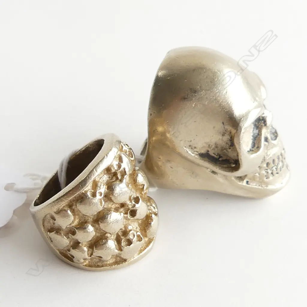 2 LG SKULL RINGS  (COSTUME) Image 1++