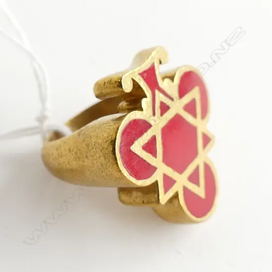 LG BRASS & ENAMEL RING; CLUB SHAPE WITH STAR OF DAVID (COSTUME)