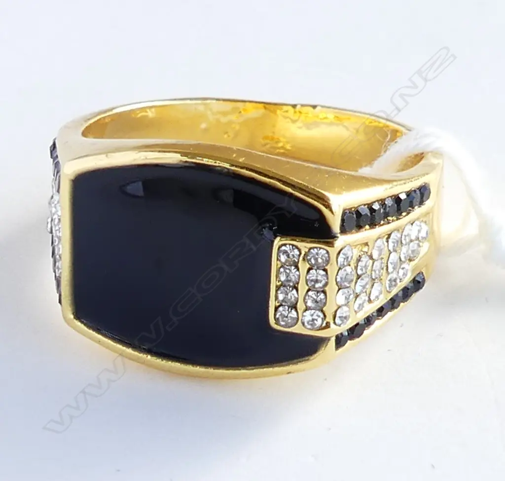 GENTS GOLD GILT, FAUX DIAMOND & ONYX SIGNET RING Image 1++