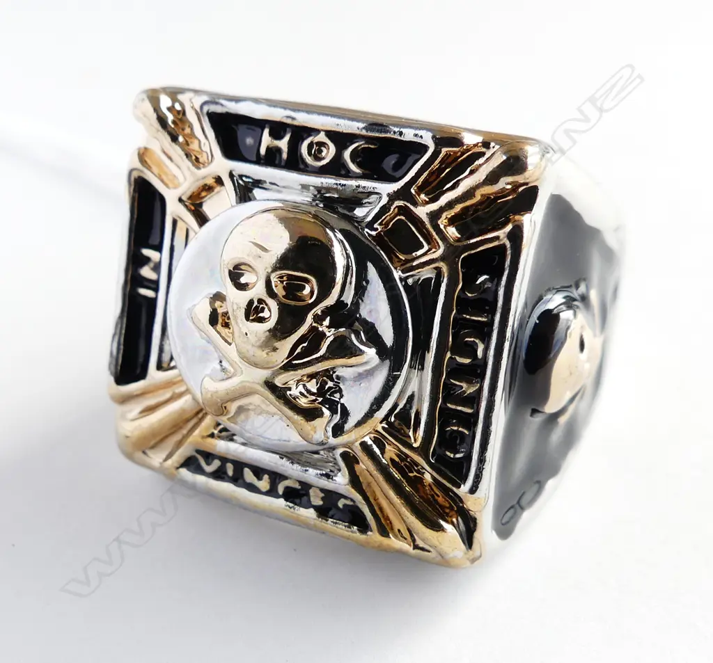 MENS LARGE, HEAVY ENAMEL & GILT PLATED DRESS RING Image 1++