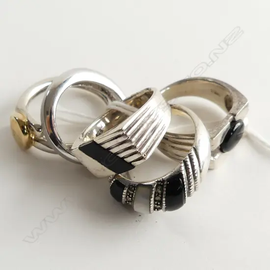 5 SILVER RINGS WITH ONYX, MOP 