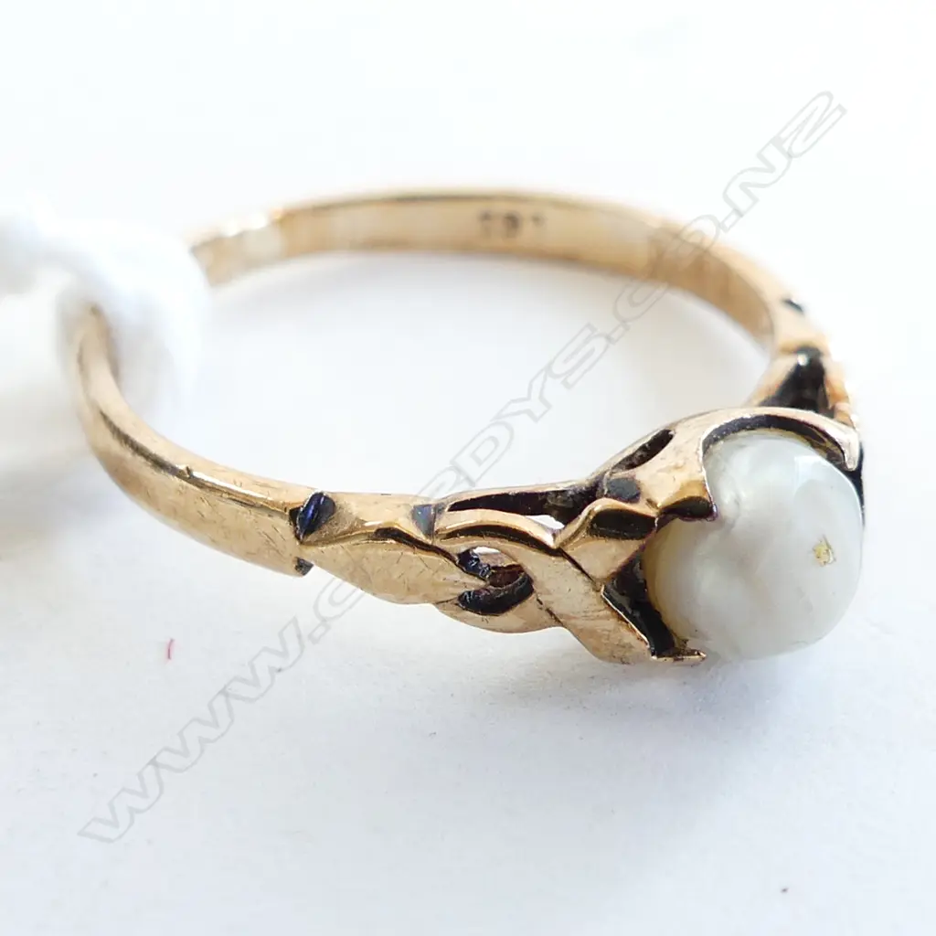 9CT GOLD & SINGLE PEARL RING 1.7gm FAULTS Image 1++
