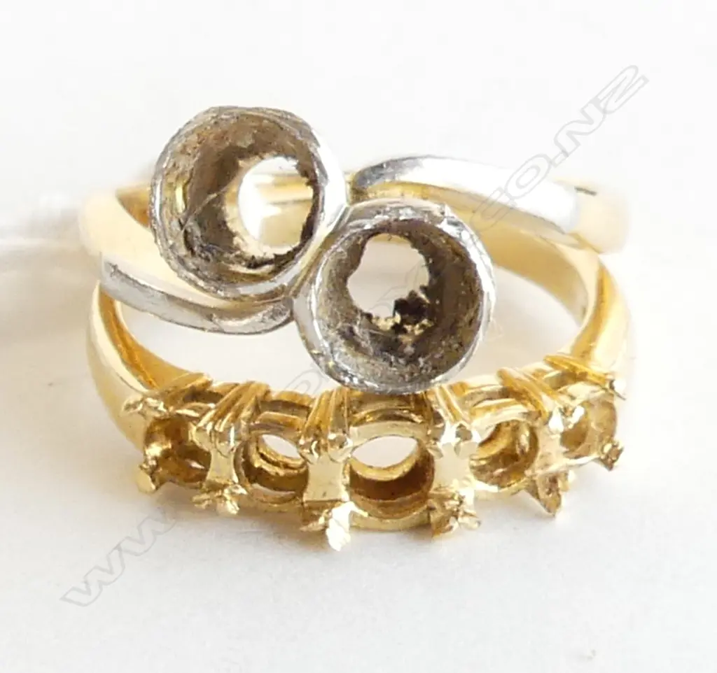 TWO 18CT GOLD RING SETTINGS (NO STONES) 6.87gm Image 1++