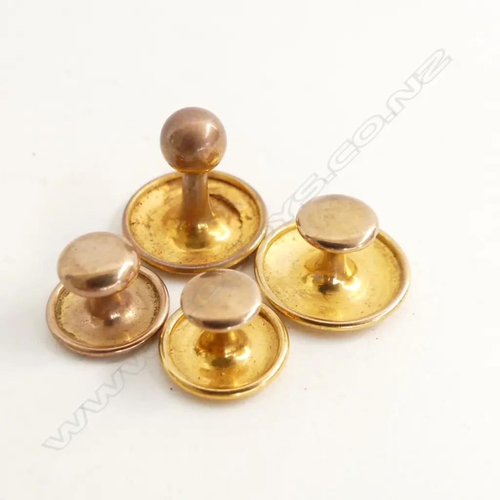 4 9CT SHIRT STUDS 3.2 GRAMS Image 1++
