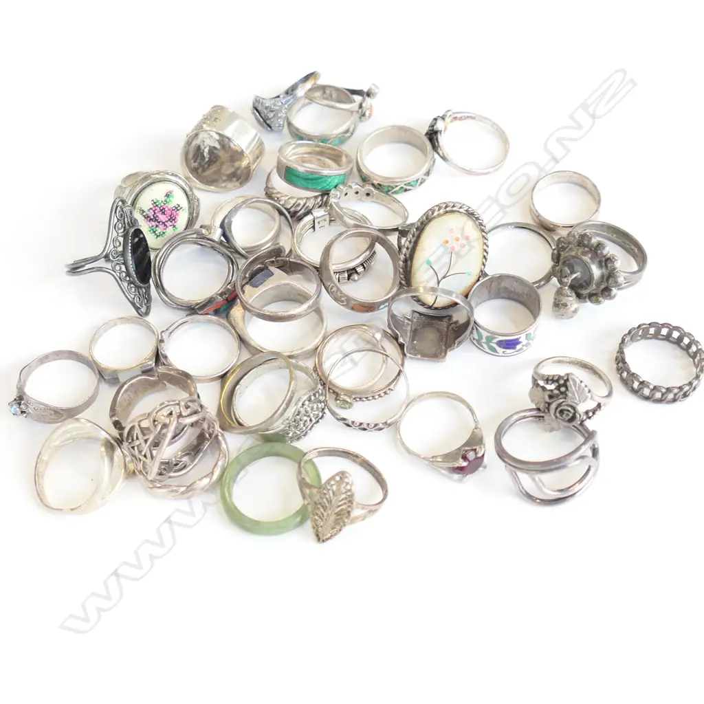 LOT ASST. SILVER & COSTUME RINGS 136 GRAMS Image 1++